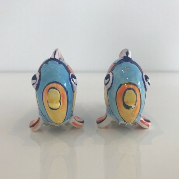 SALT AND PEPPER HAND PAINTED FISH SHAKERS NWOTS! - Picture 14 of 16